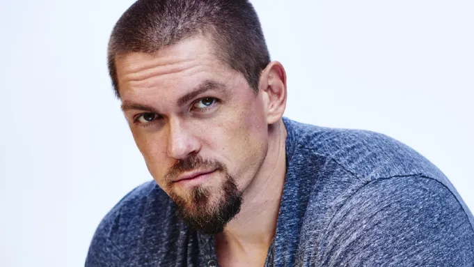 steve howey